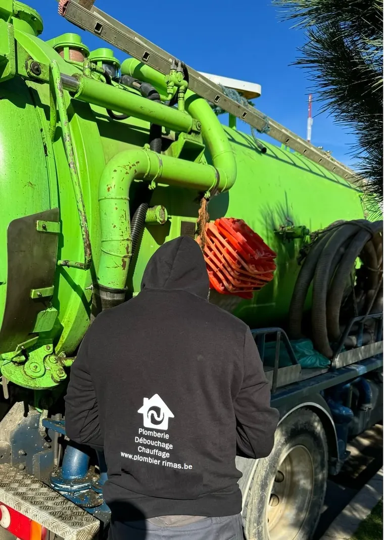 Camion d'hydrocurage Rimas Services pour le débouchage de canalisations